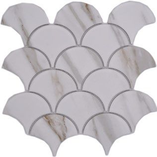 Royal 3040 matt fehér márványos szürke-arany erezettel legyező-halpikkely mozaik